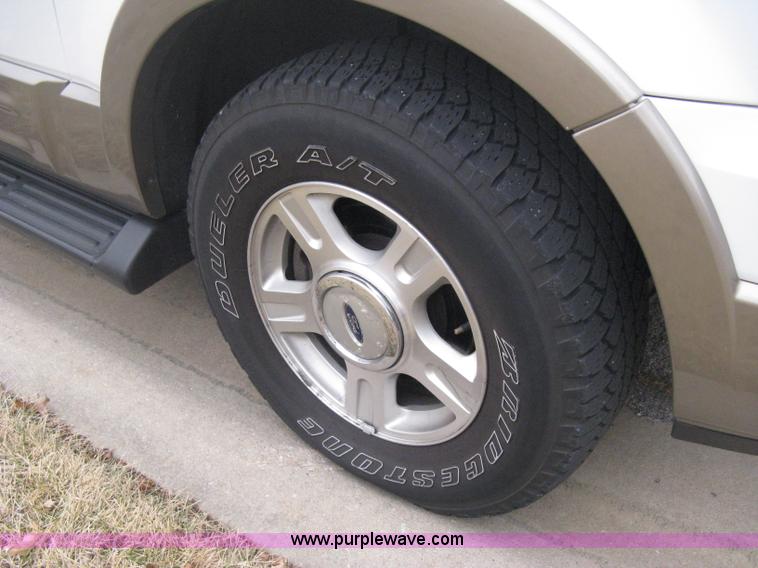 image for item B8403 2003 Ford Expedition Eddie Bauer SUV