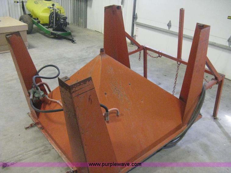 image for item B8405 Barbee 350-3 sand blast cabinet