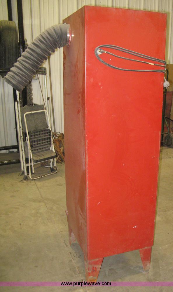 image for item B8405 Barbee 350-3 sand blast cabinet