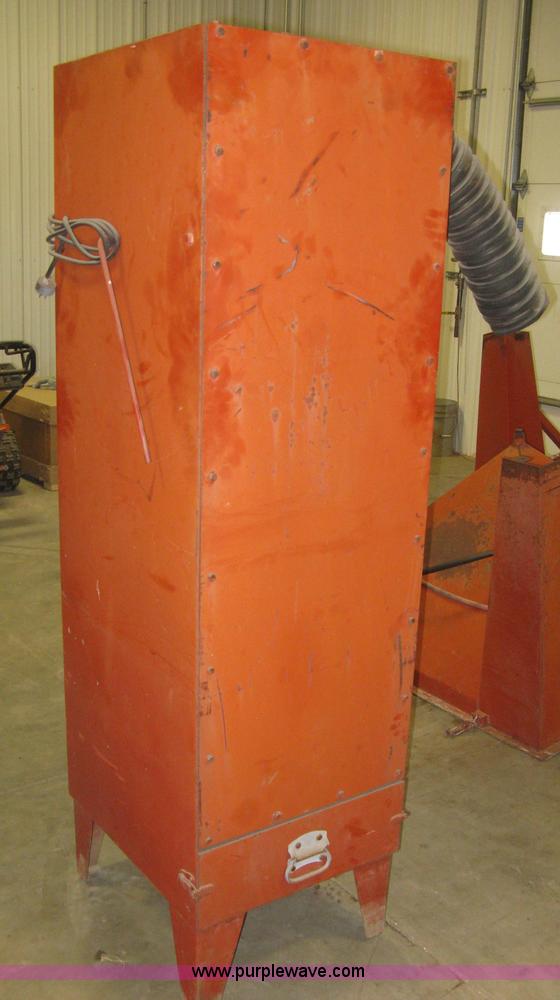 image for item B8405 Barbee 350-3 sand blast cabinet