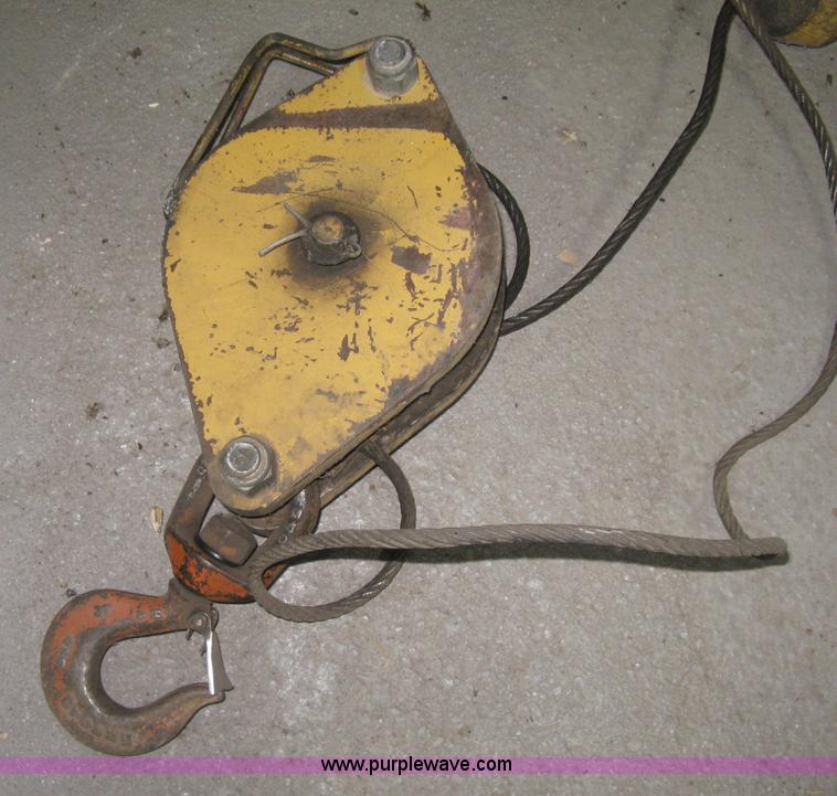 image for item B8423 IMT 2015 telescopic truck mount crane