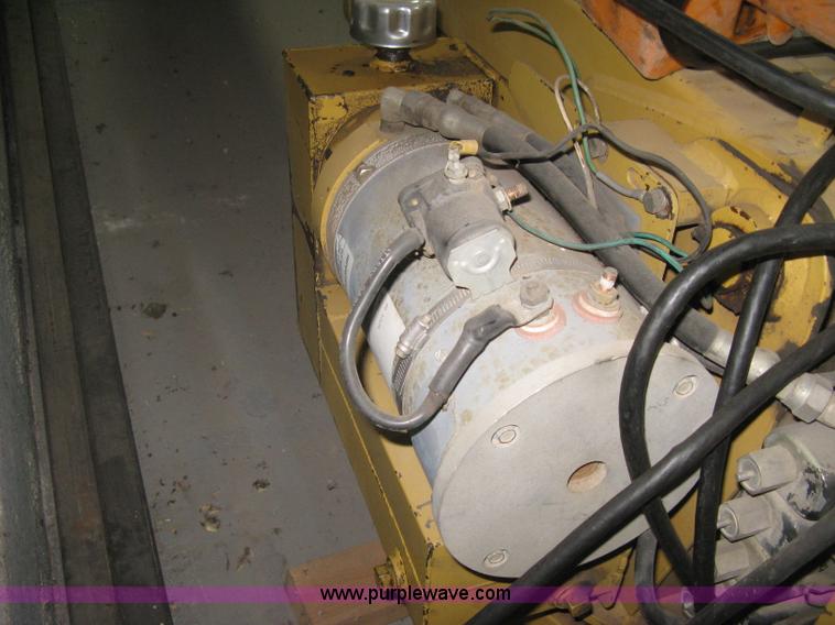 image for item B8423 IMT 2015 telescopic truck mount crane