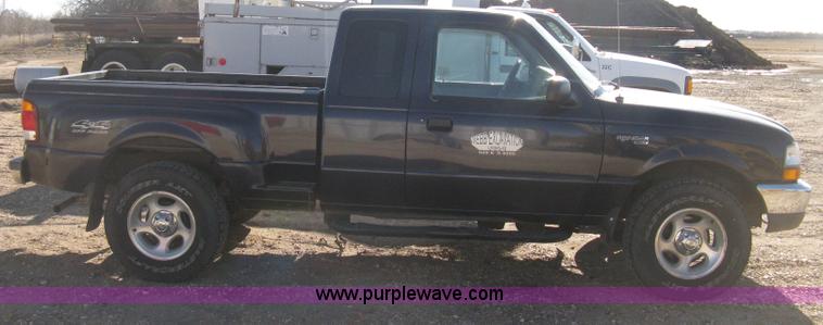 image for item B8425 1999 Ford Ranger XLT SuperCab pickup truck