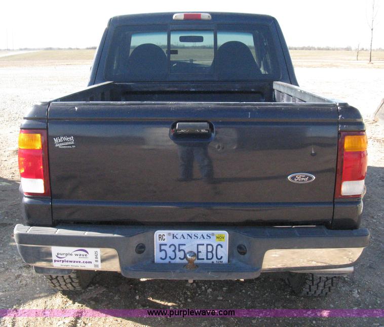 image for item B8425 1999 Ford Ranger XLT SuperCab pickup truck