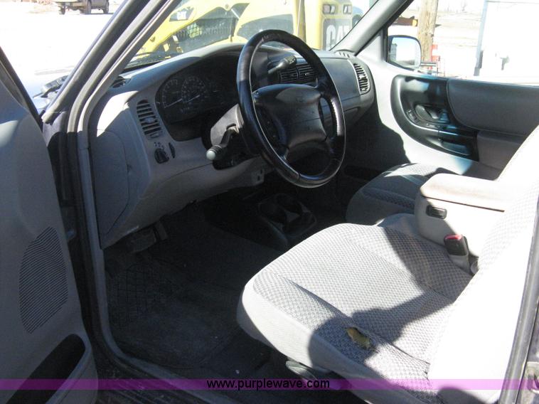 image for item B8425 1999 Ford Ranger XLT SuperCab pickup truck