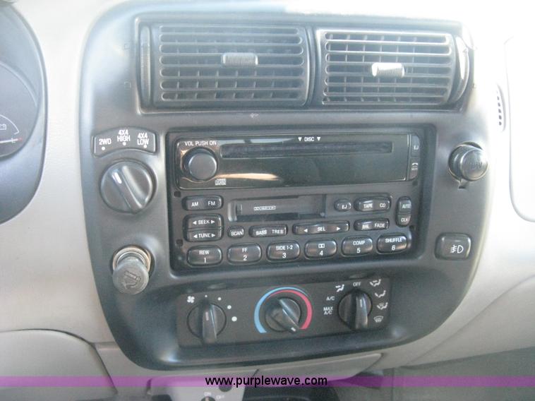 image for item B8425 1999 Ford Ranger XLT SuperCab pickup truck