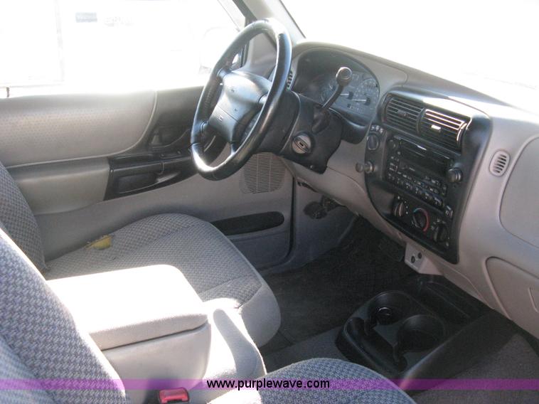image for item B8425 1999 Ford Ranger XLT SuperCab pickup truck