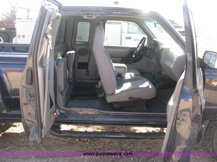image for item B8425 1999 Ford Ranger XLT SuperCab pickup truck