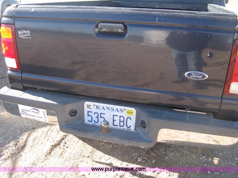 image for item B8425 1999 Ford Ranger XLT SuperCab pickup truck