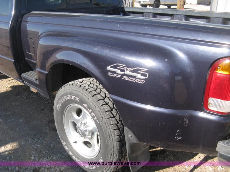image for item B8425 1999 Ford Ranger XLT SuperCab pickup truck