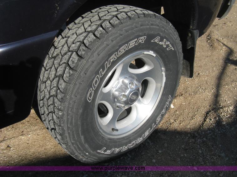 image for item B8425 1999 Ford Ranger XLT SuperCab pickup truck