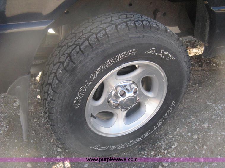 image for item B8425 1999 Ford Ranger XLT SuperCab pickup truck