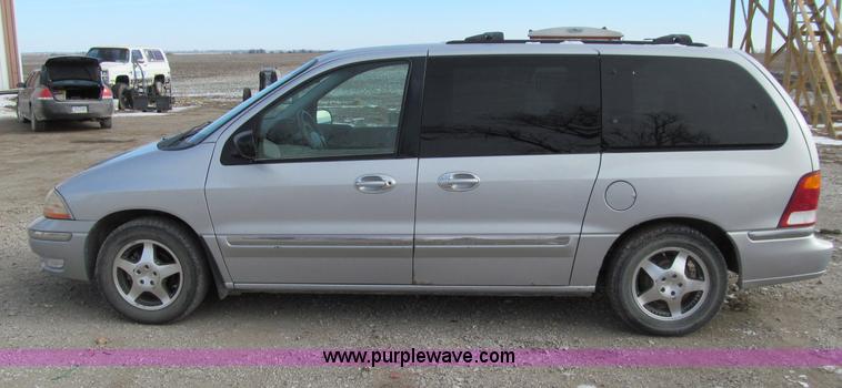 image for item D7148 2000 Ford Windstar SE van