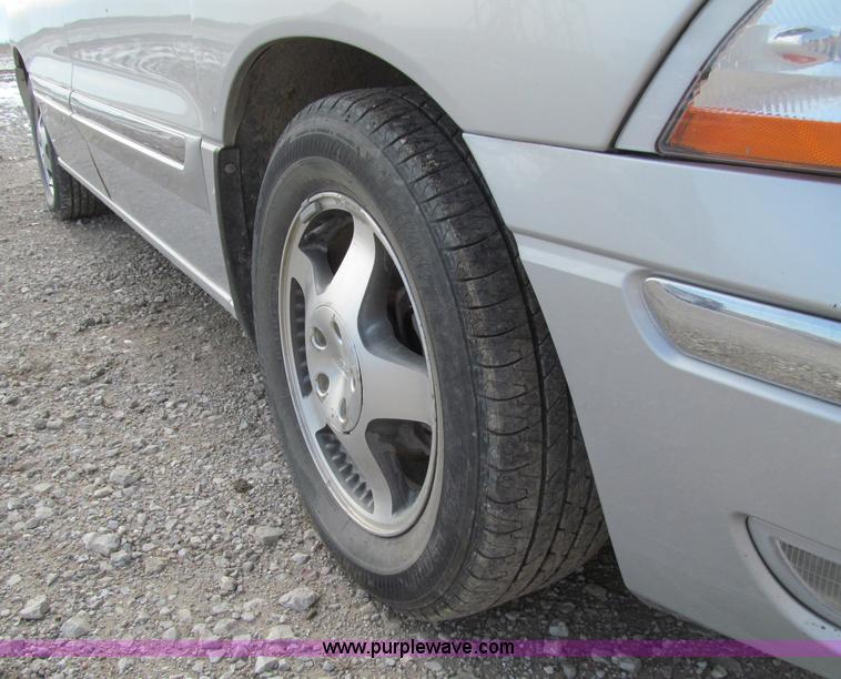 image for item D7148 2000 Ford Windstar SE van