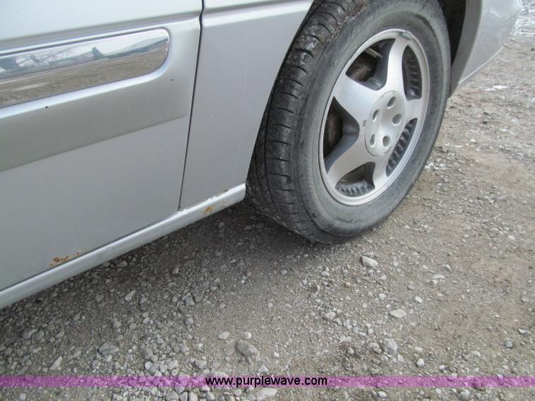 image for item D7148 2000 Ford Windstar SE van