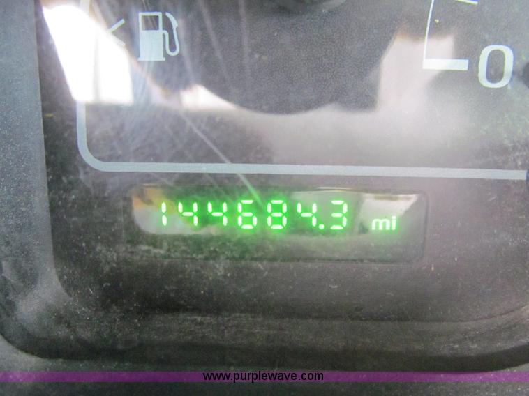 image for item D7148 2000 Ford Windstar SE van