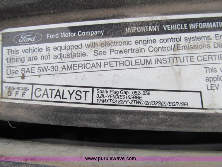 image for item D7148 2000 Ford Windstar SE van