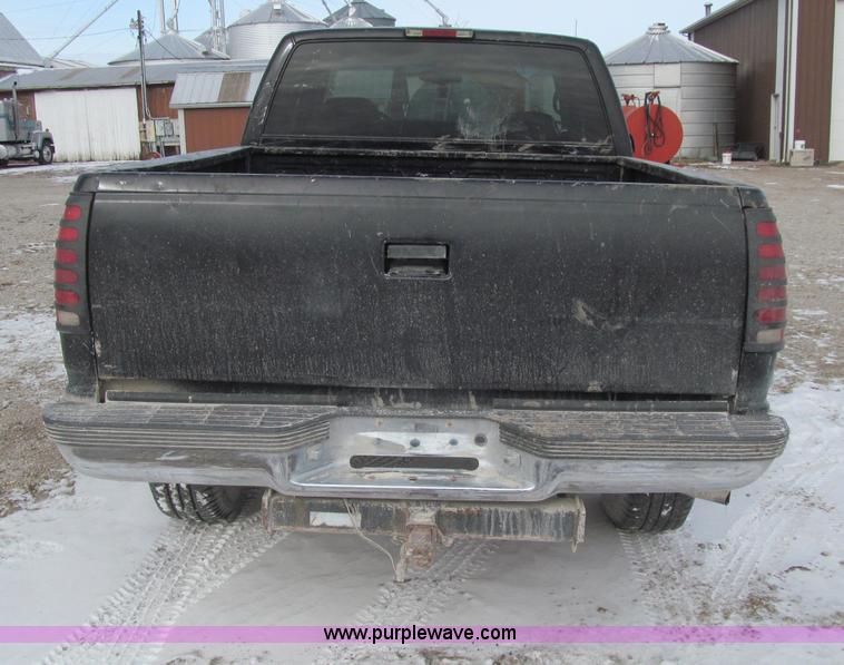 image for item D7152 1998 Chevrolet 1500 Extended Cab pickup truck