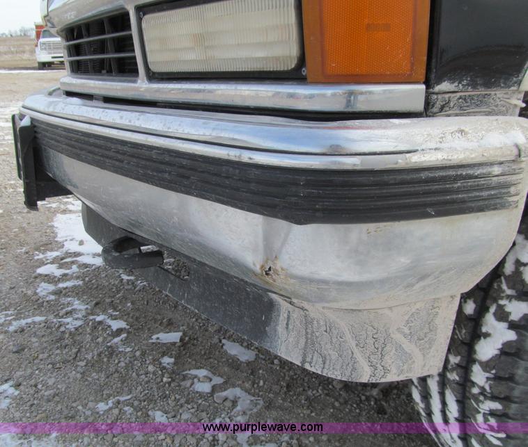 image for item D7152 1998 Chevrolet 1500 Extended Cab pickup truck