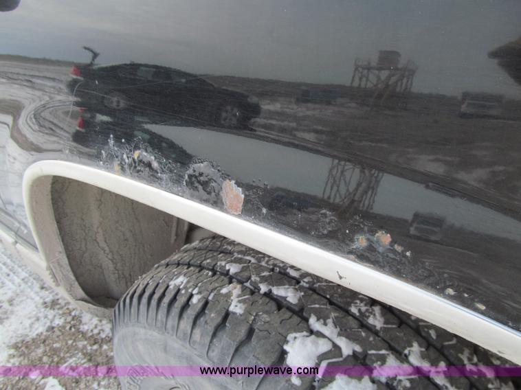 image for item D7152 1998 Chevrolet 1500 Extended Cab pickup truck