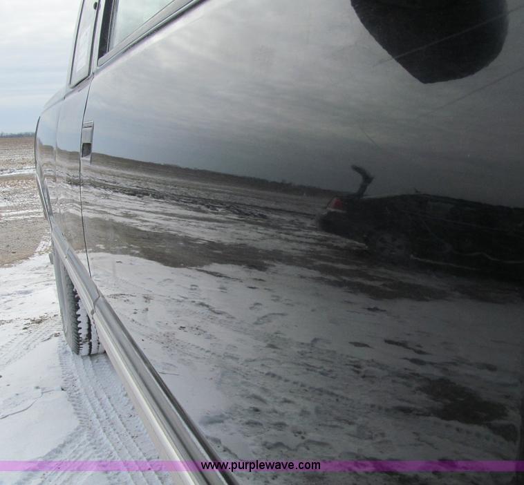 image for item D7152 1998 Chevrolet 1500 Extended Cab pickup truck