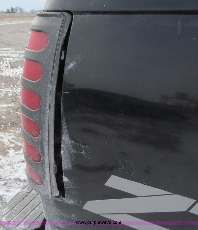 image for item D7152 1998 Chevrolet 1500 Extended Cab pickup truck