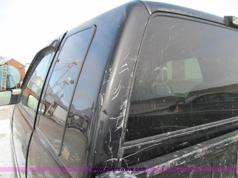 image for item D7152 1998 Chevrolet 1500 Extended Cab pickup truck