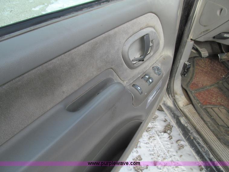 image for item D7152 1998 Chevrolet 1500 Extended Cab pickup truck