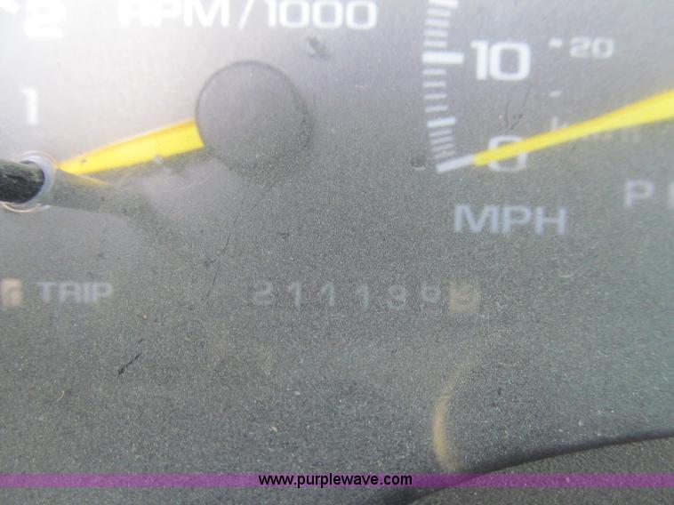 image for item D7152 1998 Chevrolet 1500 Extended Cab pickup truck