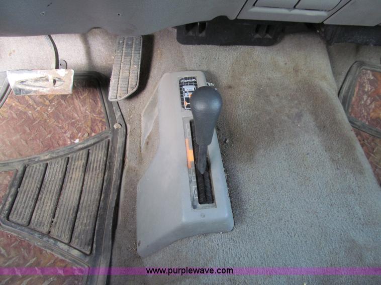 image for item D7152 1998 Chevrolet 1500 Extended Cab pickup truck