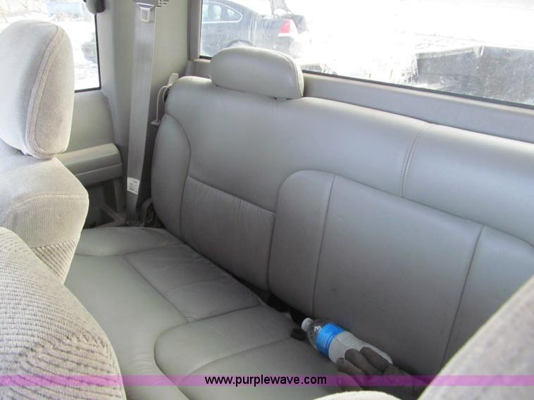 image for item D7152 1998 Chevrolet 1500 Extended Cab pickup truck