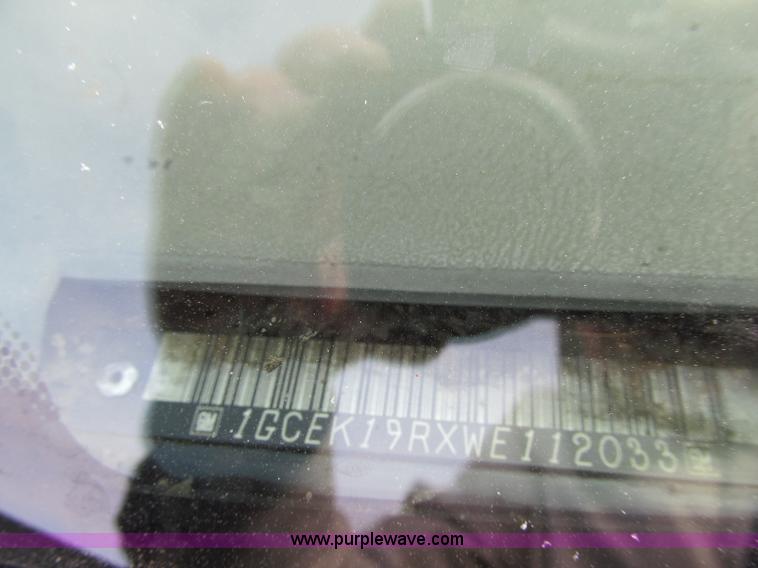 image for item D7152 1998 Chevrolet 1500 Extended Cab pickup truck