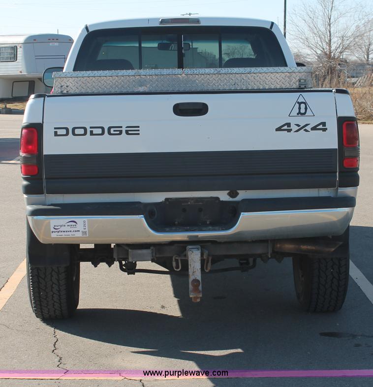 image for item E2533 2000 Dodge Ram 2500 pickup truck