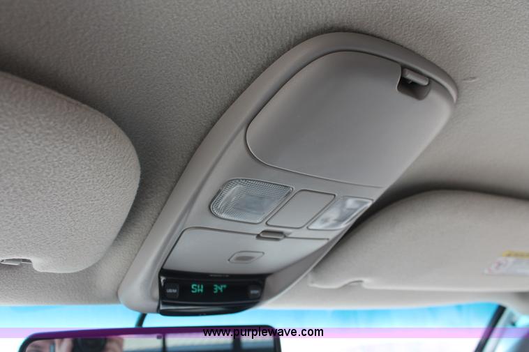 image for item E2533 2000 Dodge Ram 2500 pickup truck