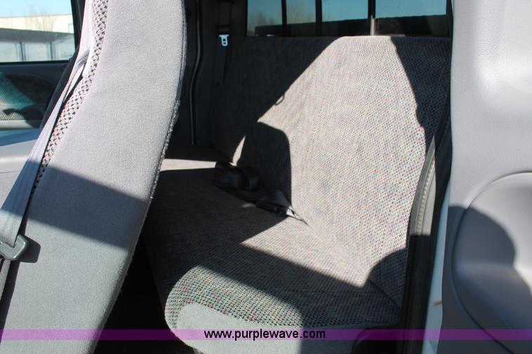 image for item E2533 2000 Dodge Ram 2500 pickup truck