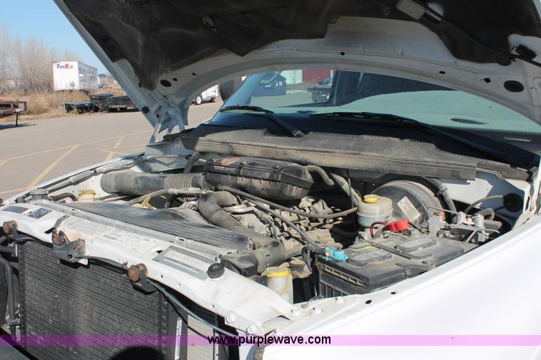 image for item E2533 2000 Dodge Ram 2500 pickup truck