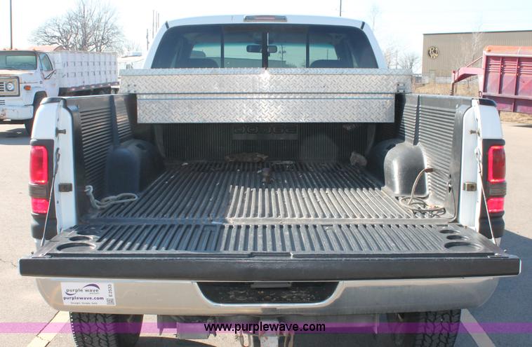 image for item E2533 2000 Dodge Ram 2500 pickup truck