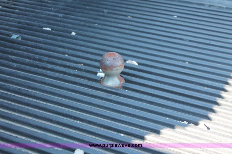 image for item E2533 2000 Dodge Ram 2500 pickup truck