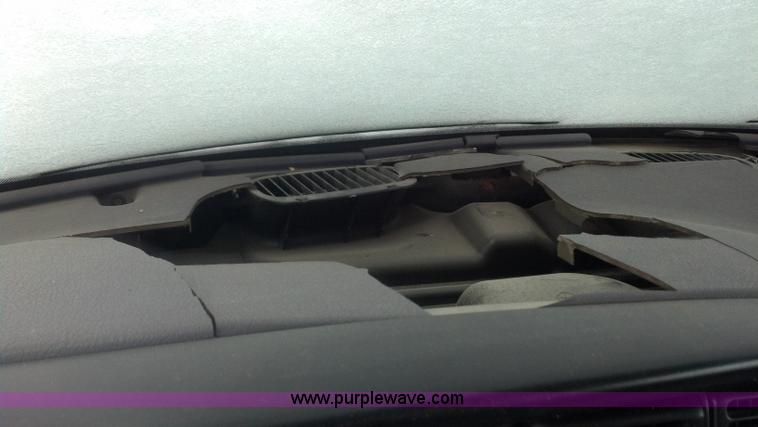 image for item E2533 2000 Dodge Ram 2500 pickup truck