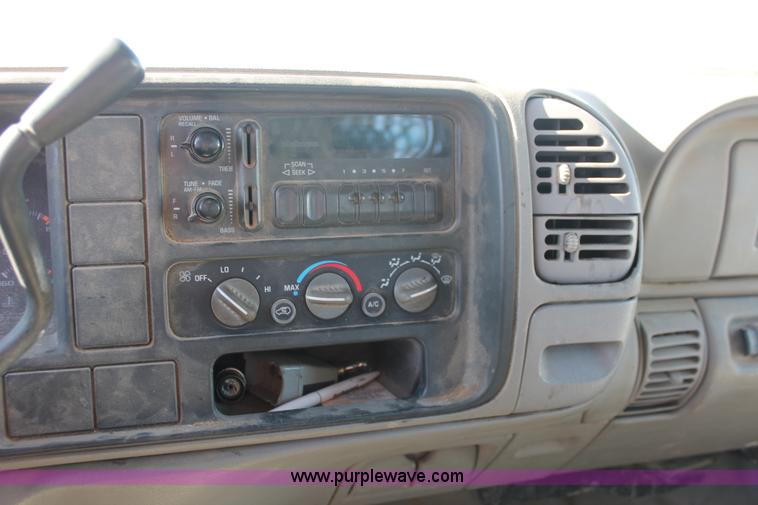 image for item E2538 1998 GMC Sierra 3500 HD dump truck