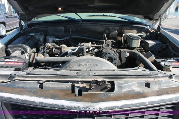 image for item E2538 1998 GMC Sierra 3500 HD dump truck