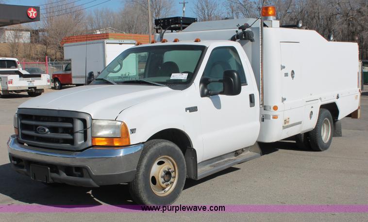image for item E2542 1999 Ford F350 Super Duty tire service truck