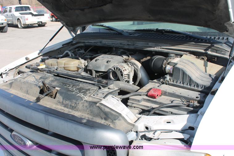 image for item E2542 1999 Ford F350 Super Duty tire service truck