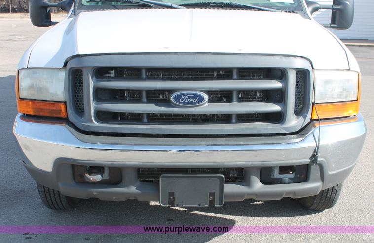 image for item E2542 1999 Ford F350 Super Duty tire service truck