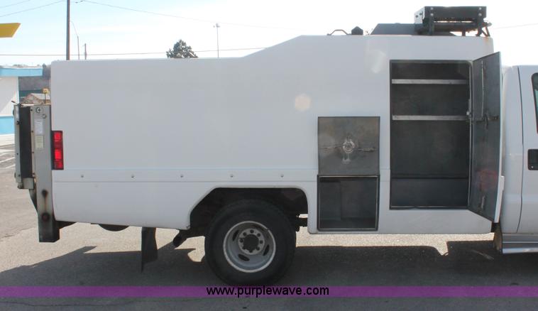 image for item E2542 1999 Ford F350 Super Duty tire service truck