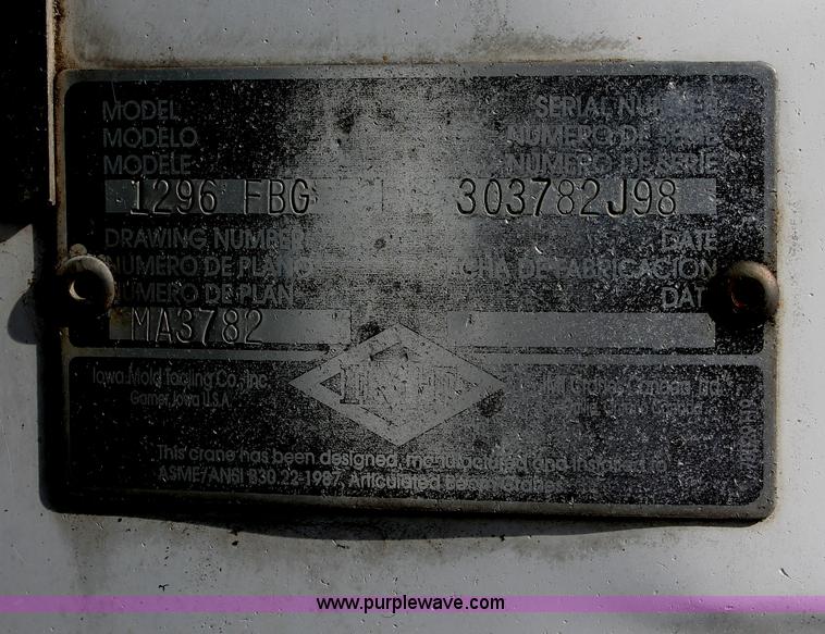 image for item E2542 1999 Ford F350 Super Duty tire service truck