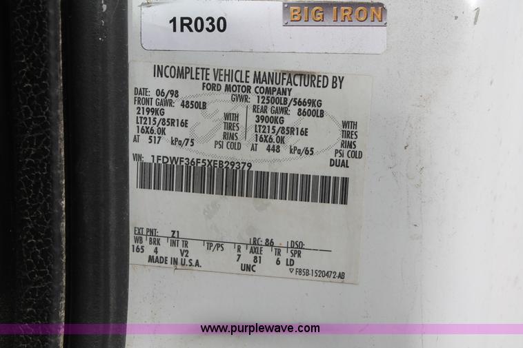 image for item E2542 1999 Ford F350 Super Duty tire service truck