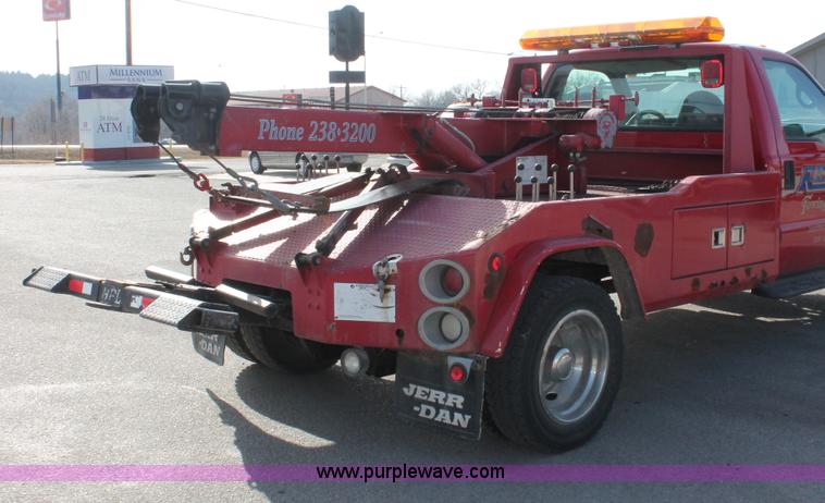 image for item E2545 1998 Ford F450 Super Duty tow truck