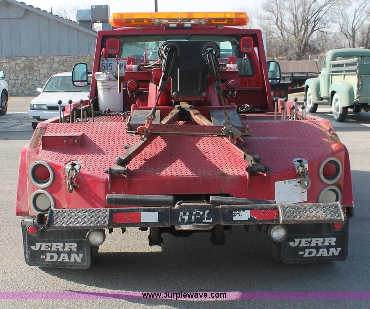 image for item E2545 1998 Ford F450 Super Duty tow truck