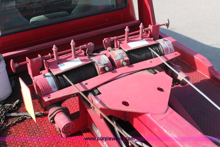 image for item E2545 1998 Ford F450 Super Duty tow truck